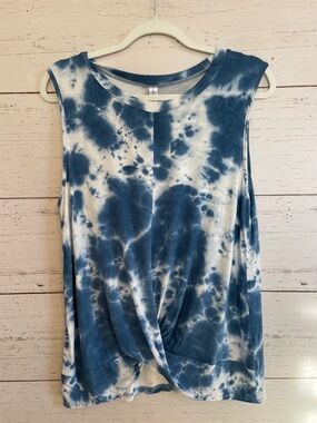 YSYOKOW Blue and White Tie-Dye Sleeveless Twist Front Top, size XL